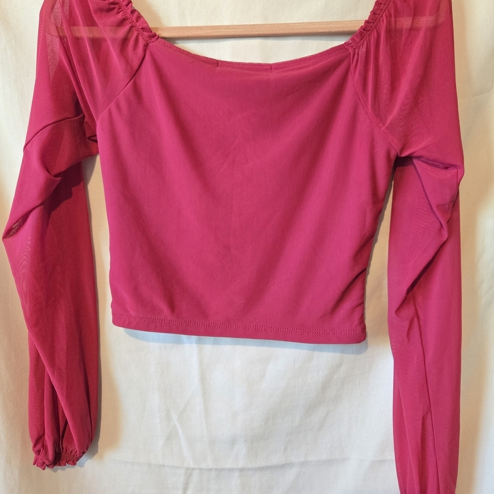 Almost Famous Raspberry Ruched Long Sleeve Crop Blouse Size Medium - Picture 7 of 7